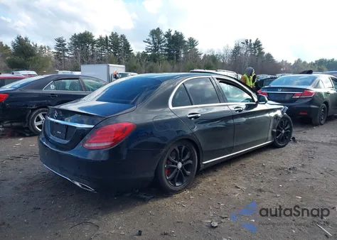 2017 Mercedes-Benz C 300 4Matic из США, поврежденный, VIN 55SWF4KB9HU210235